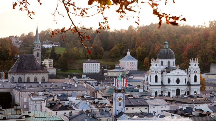 Oversiktsbilde fra Salzburg Center of European Union Studies og bygningene rundt. Foto. 