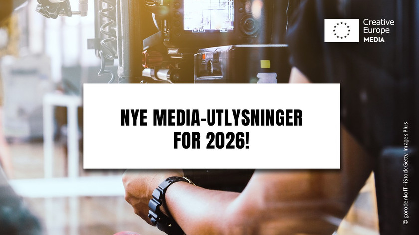 Foto/illustrasjon. En person bak et filmkamera som gjør opptak. Creative Europe MEDIAs logo. Nye MEDIA-utlysninger for 2026!